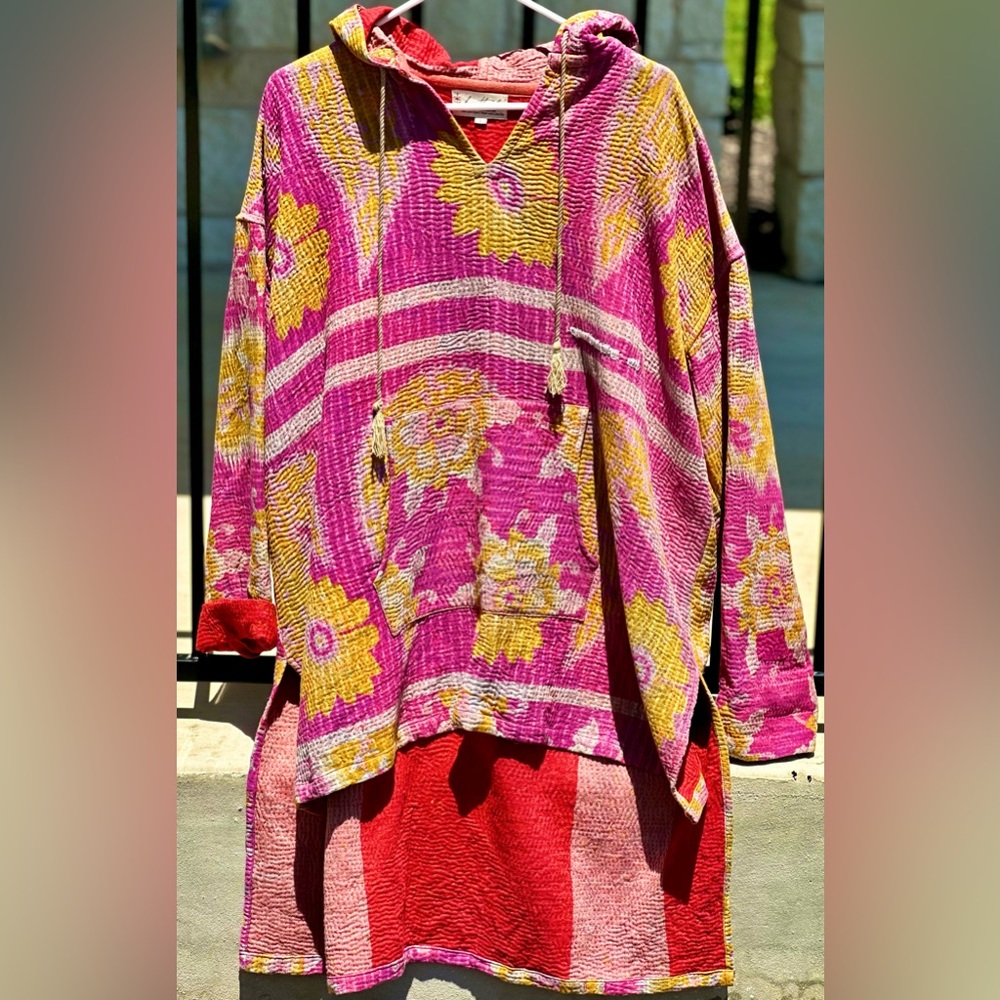 Kantha Bae Hi Lo Hoodie size large